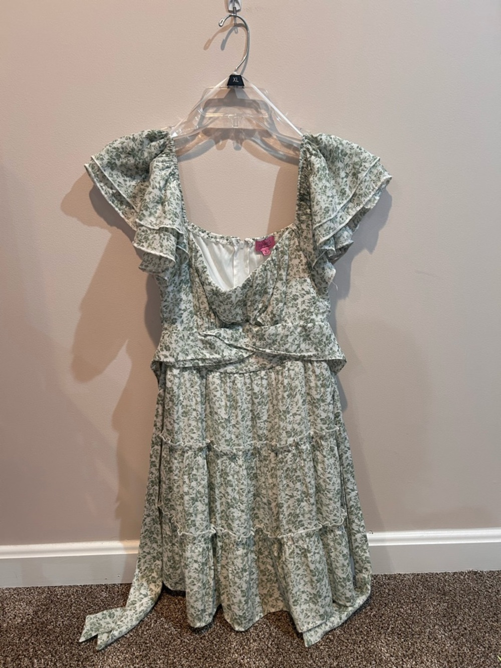 Francesca's Collections Green Floral Mini Dress